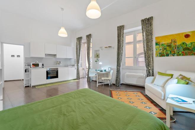 Apartment Hometolove Marina